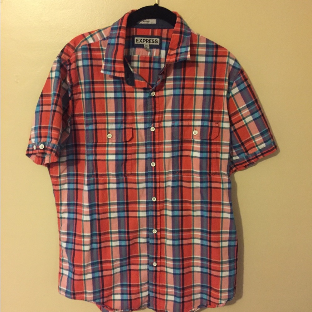 Short-sleeve button down